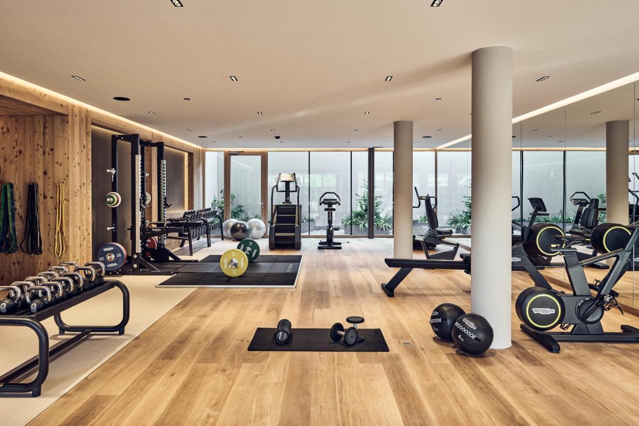 Falkensteiner Hotel Kronplatz - The Leading Hotels Of The World (Adults Only) Рисконе Екстериор снимка A gym in the UK