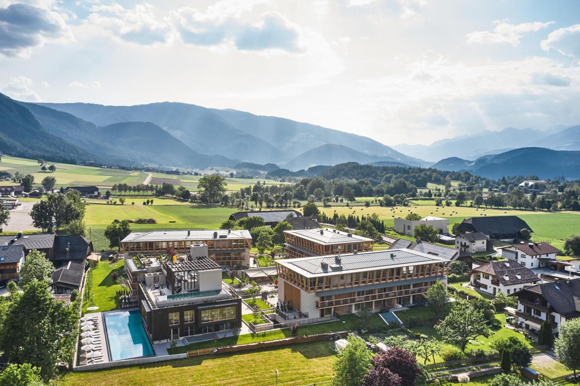 Falkensteiner Hotel Kronplatz - The Leading Hotels Of The World (Adults Only) Рисконе Екстериор снимка The campus of the University of Applied Sciences Kufstein